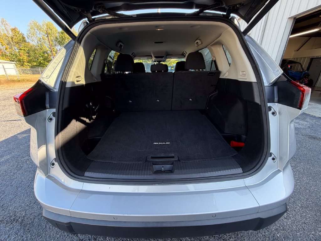 Used 2024 Nissan Rogue SV AWD/4WD image 23