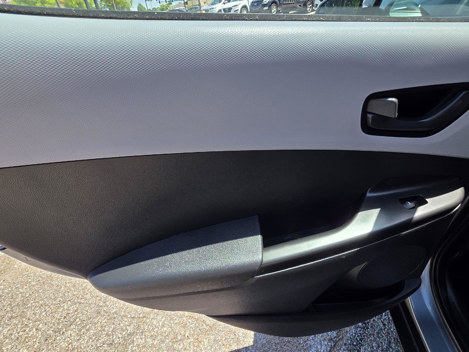 Used 2020 Hyundai Kona SE FWD image 31