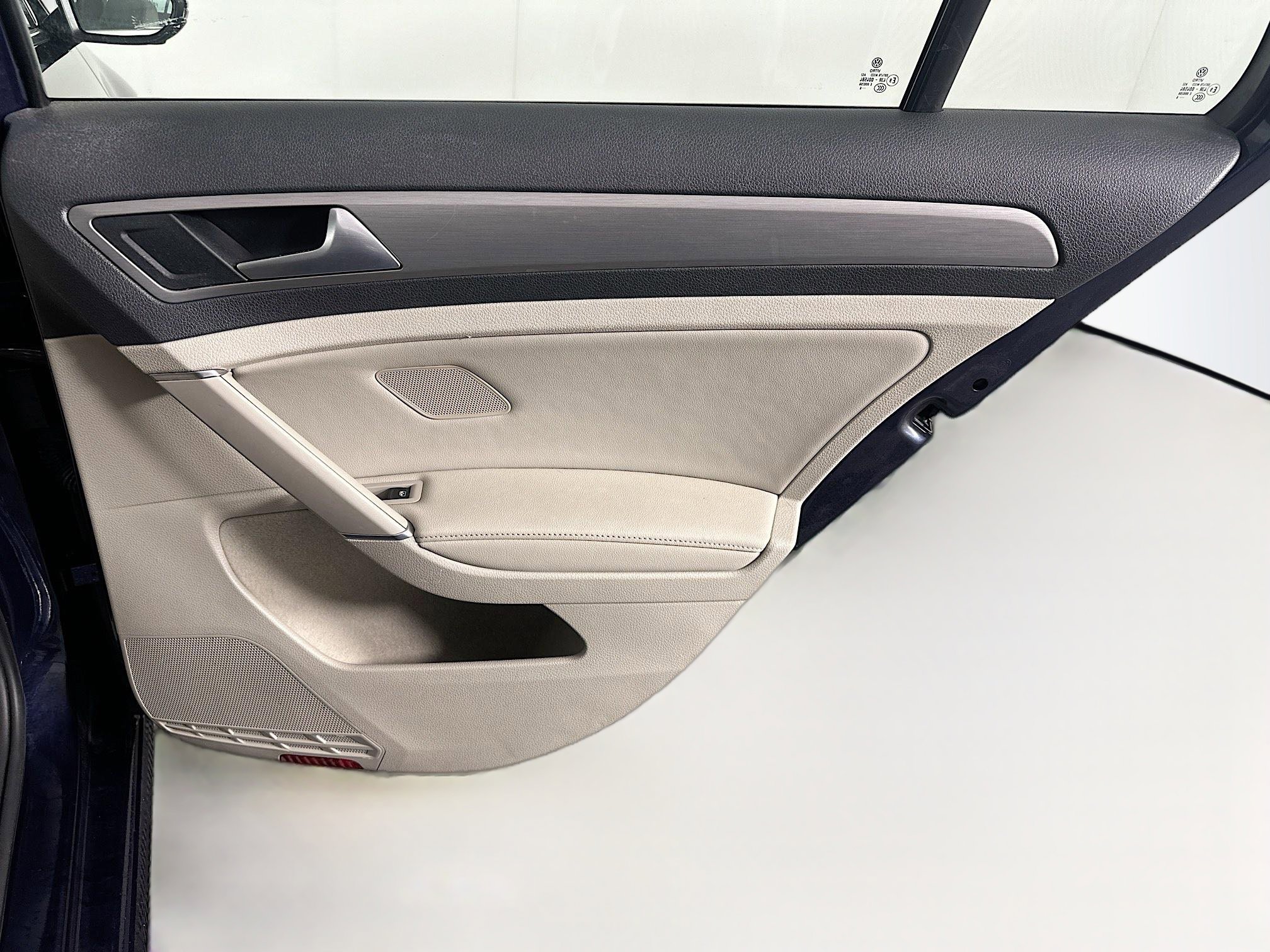 Used 2016 Volkswagen Golf Limited Edition image 29