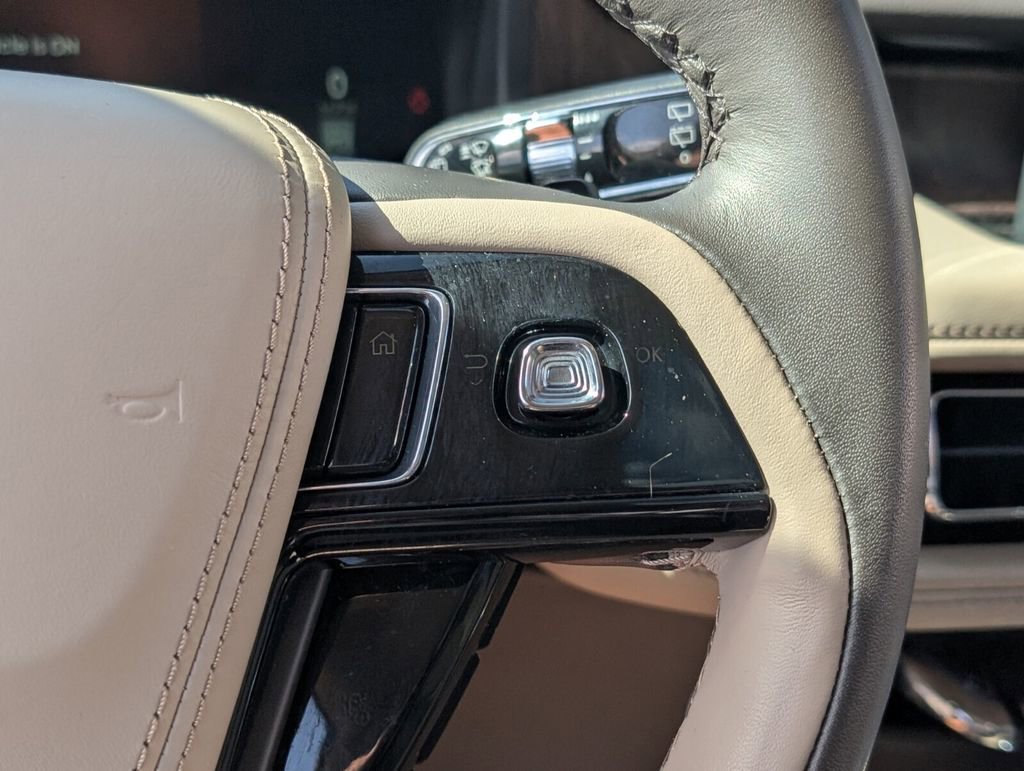 Certified 2023 Lincoln Aviator Reserve RWD image 25