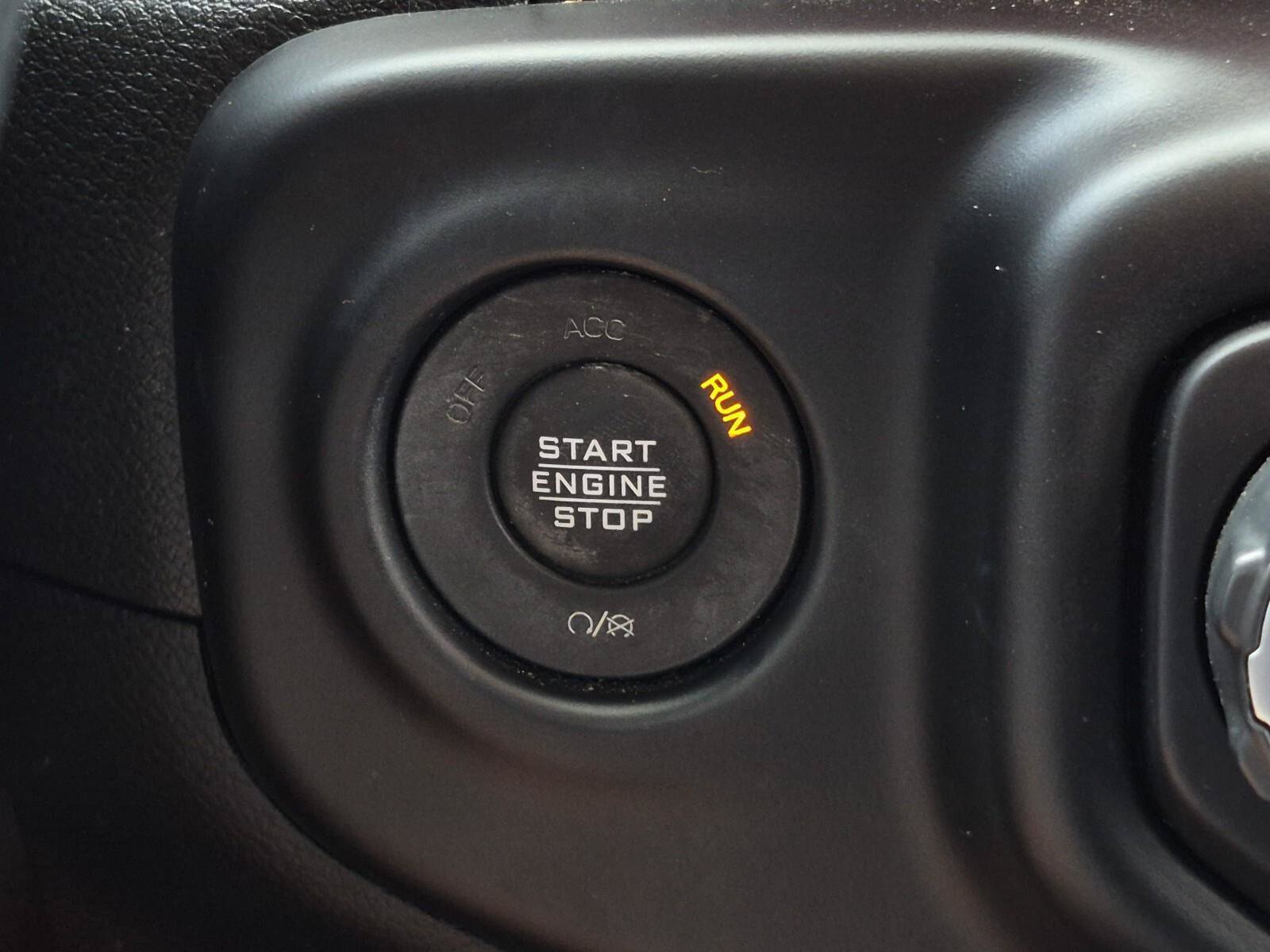 Used 2021 Jeep Wrangler Rubicon AWD/4WD image 32