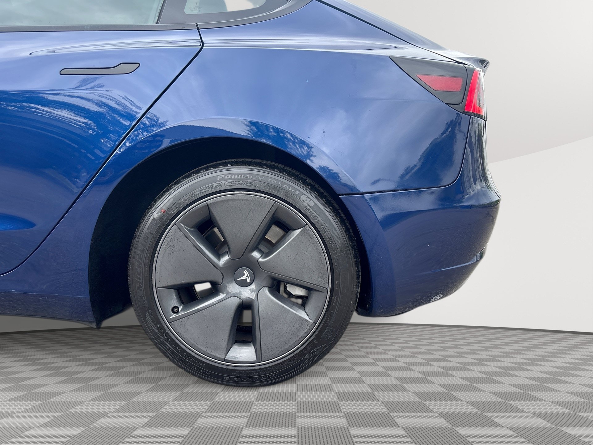 Used 2023 Tesla Model 3 Standard Range RWD image 29
