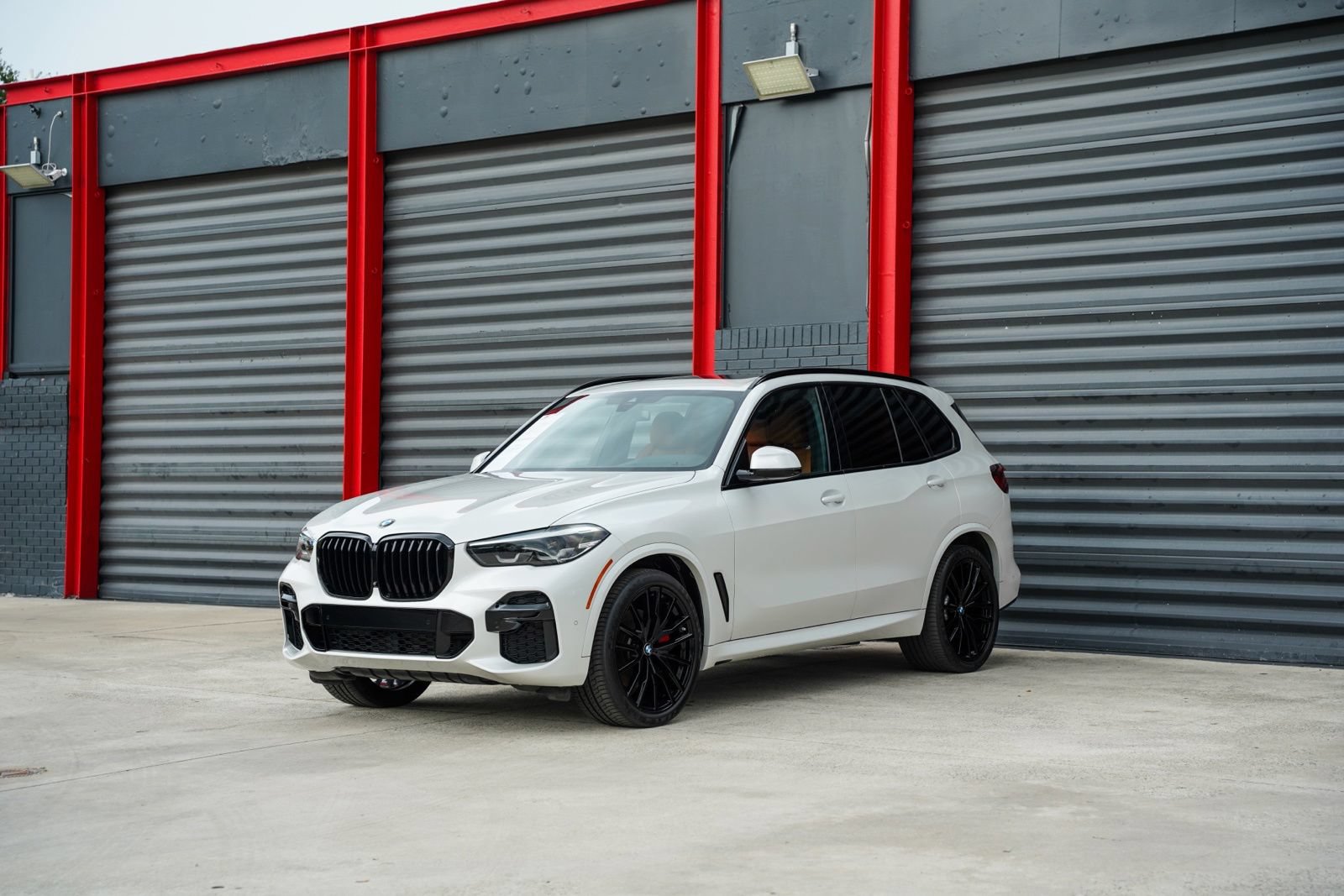 Used 2022 BMW X5 sDrive40i w/ M Sport Package RWD video 1