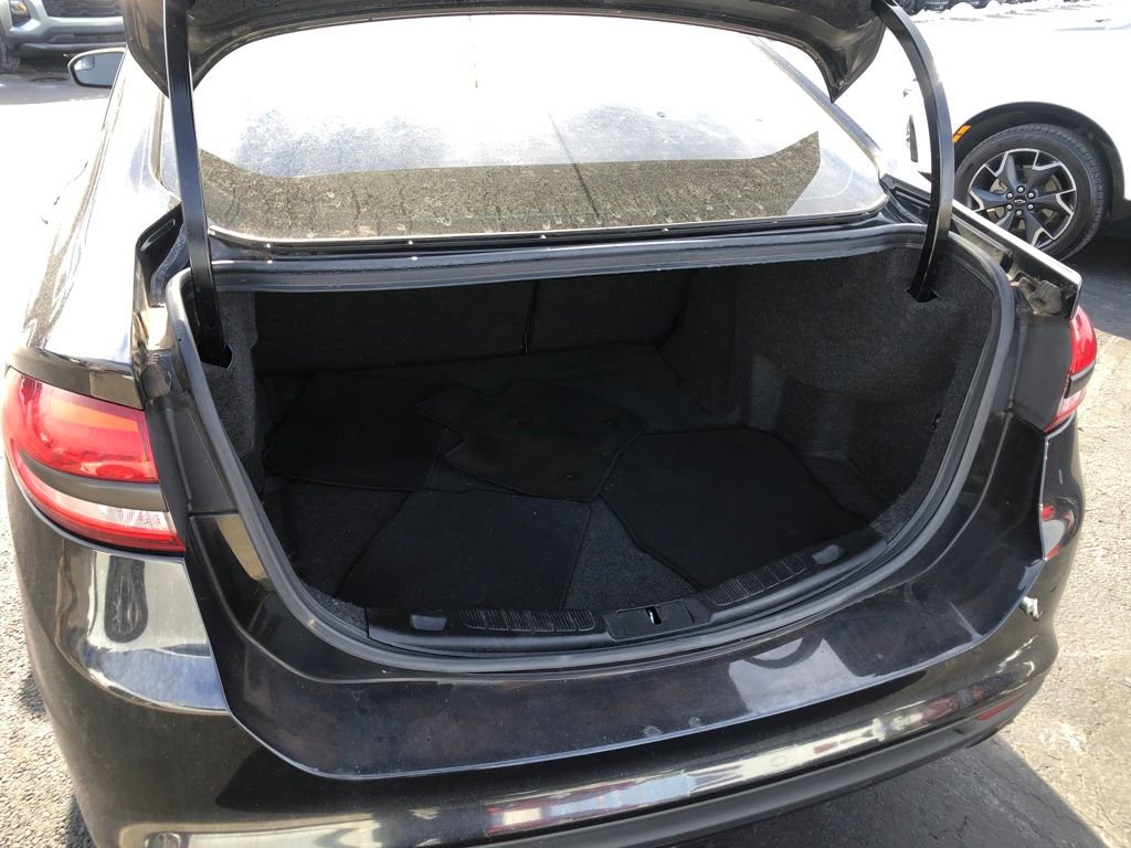 Used 2017 Ford Fusion SE image 7