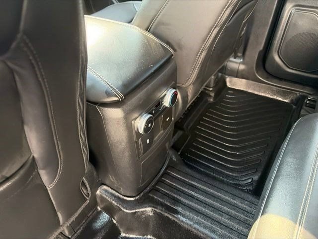 Used 2022 Ford Explorer XLT w/ Equipment Group 202A AWD/4WD image 34