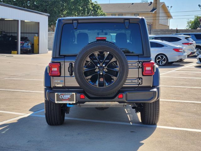 Used 2023 Jeep Wrangler Unlimited Sahara AWD/4WD image 14