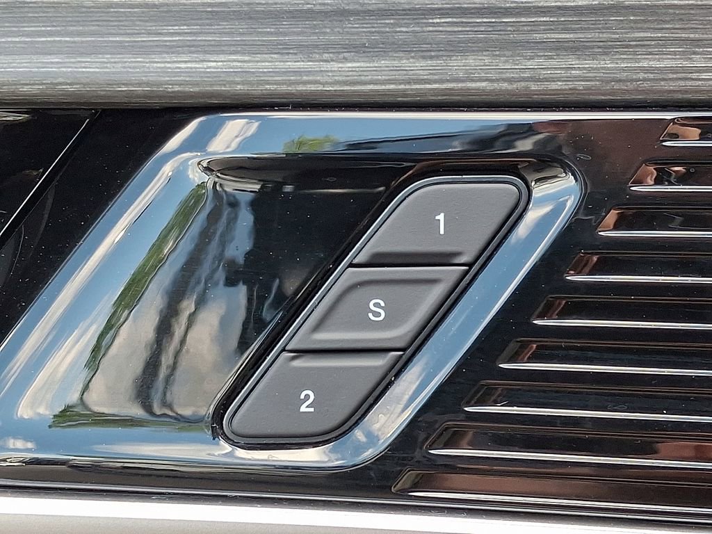 Certified 2024 Jeep Wagoneer Series II image 29