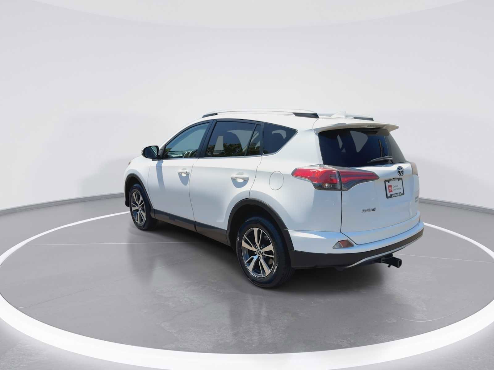 Certified 2017 Toyota RAV4 XLE AWD/4WD image 6