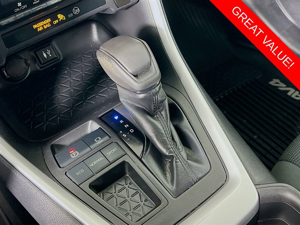 Used 2019 Toyota RAV4 LE w/ All Weather Liner Package image 16