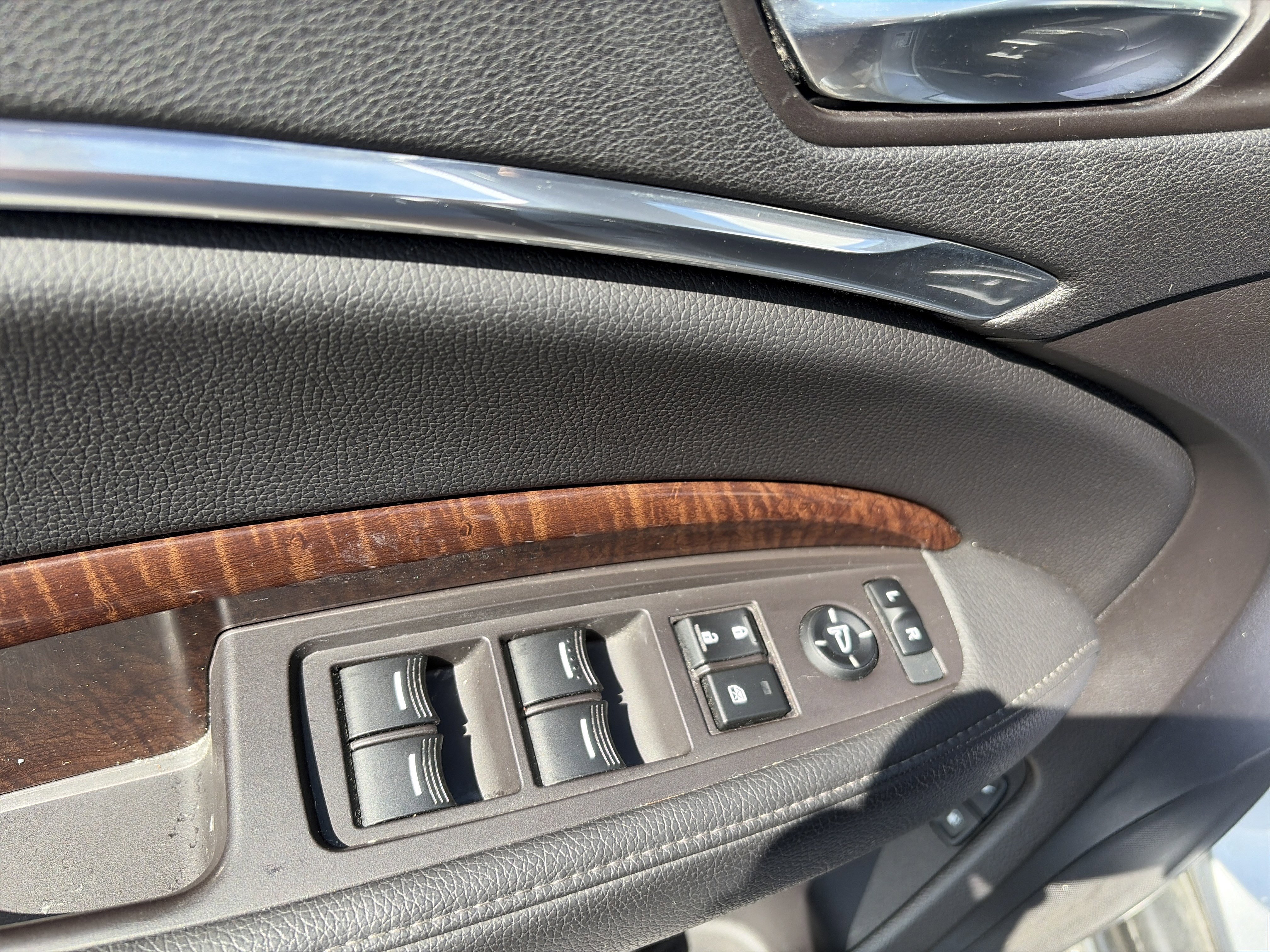 Used 2018 Acura MDX SH-AWD image 15