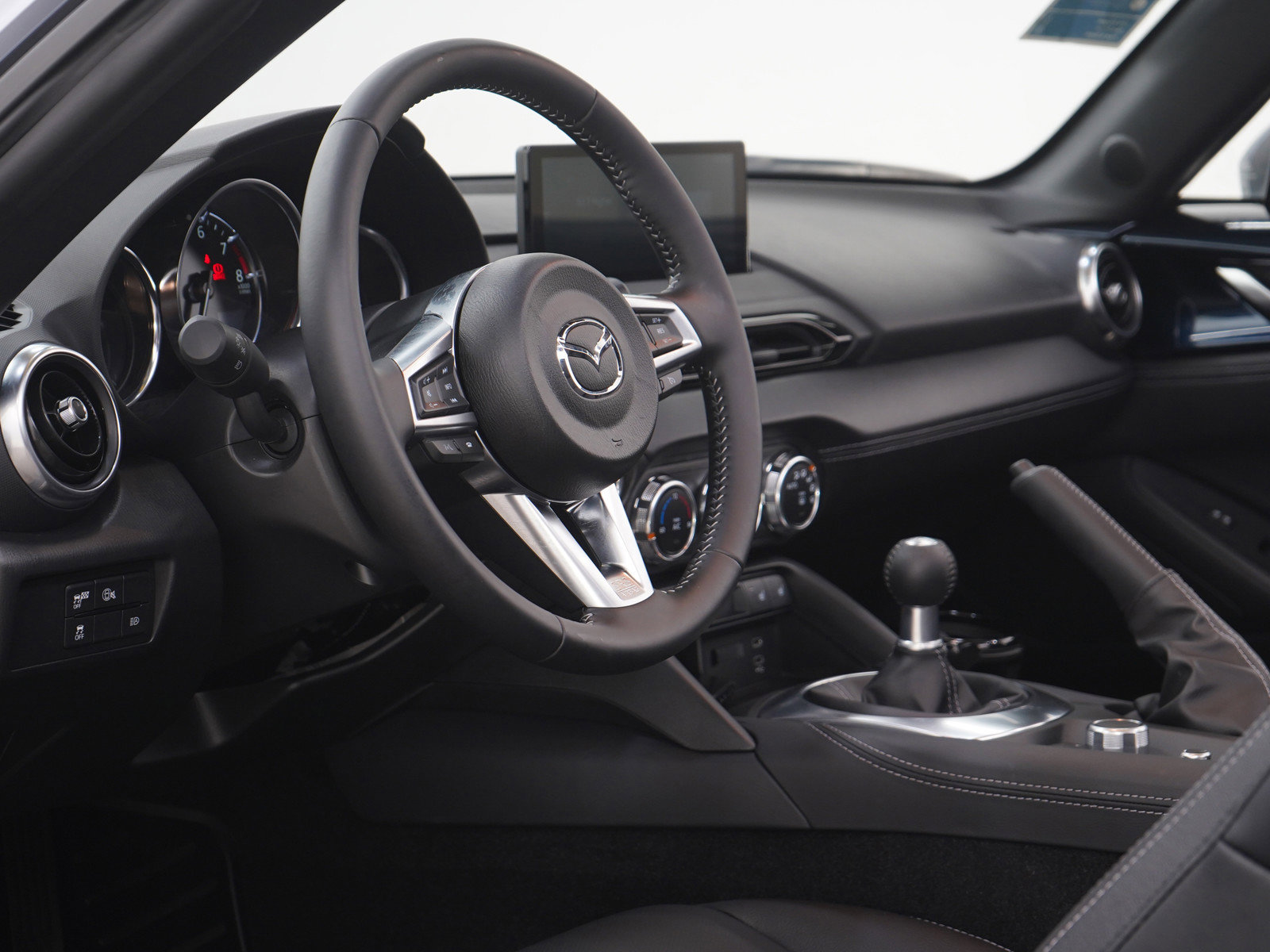 Used 2025 MAZDA MX-5 Miata RF Grand Touring image 19