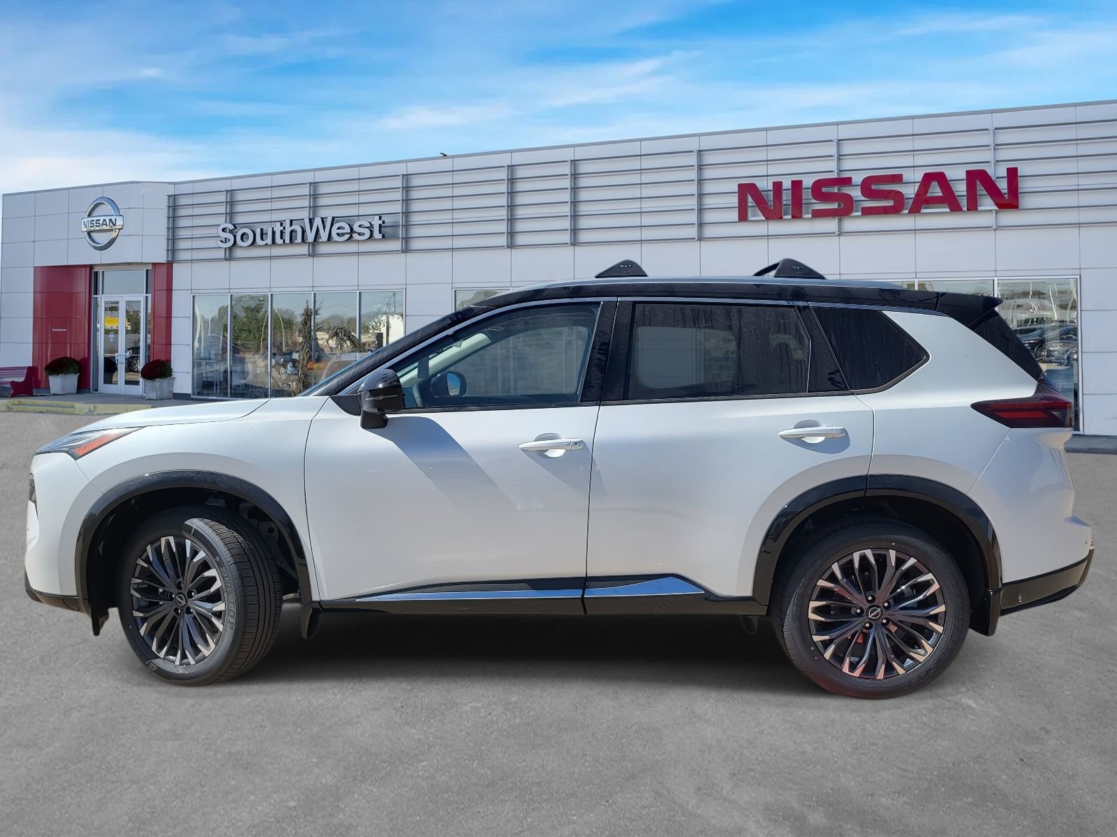 New 2026 Nissan Rogue Platinum image 9