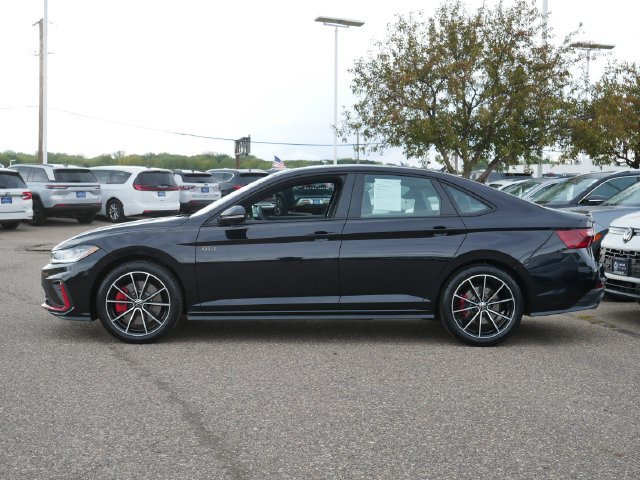 Certified 2025 Volkswagen Jetta GLI Autobahn FWD image 4