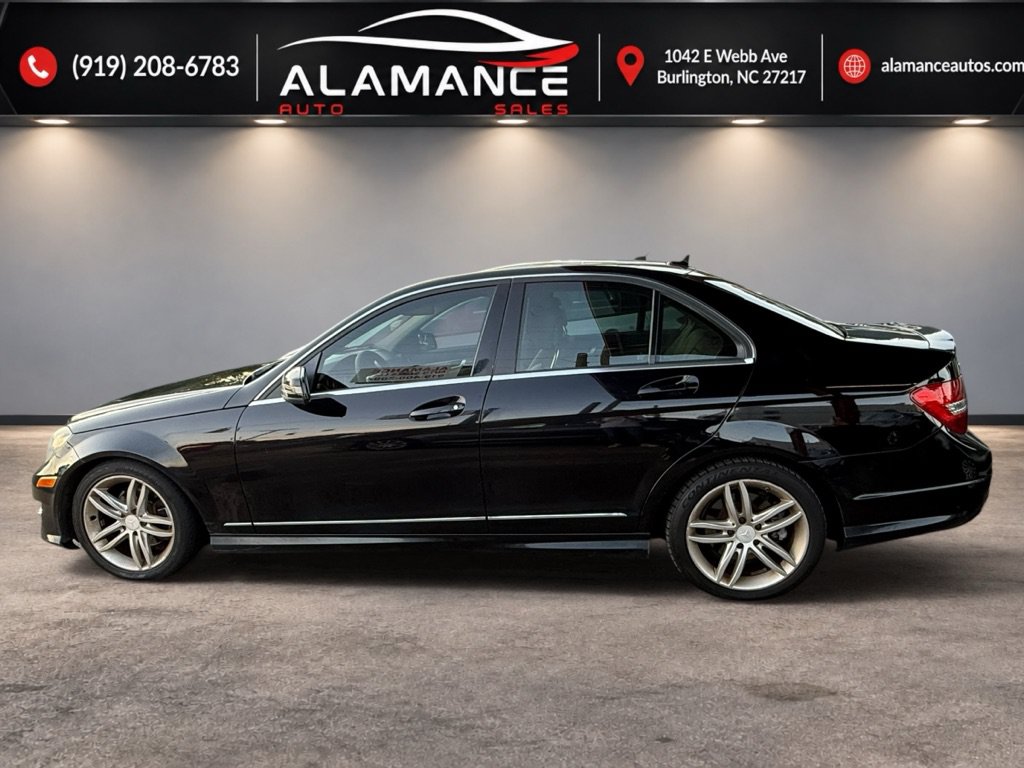 Used 2012 Mercedes-Benz C 300 4MATIC Sedan image 4