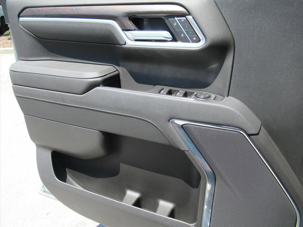 Used 2026 GMC Sierra 1500 SLT image 18