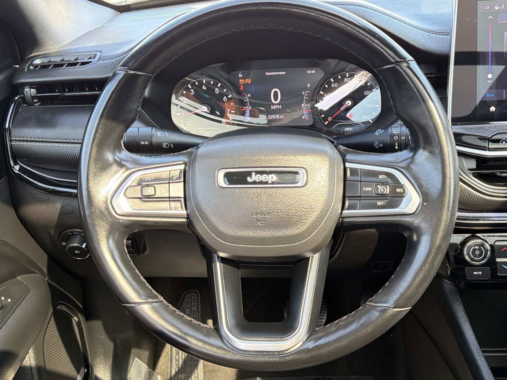 Used 2022 Jeep Compass Latitude w/ Sun and Sound Group AWD/4WD image 18