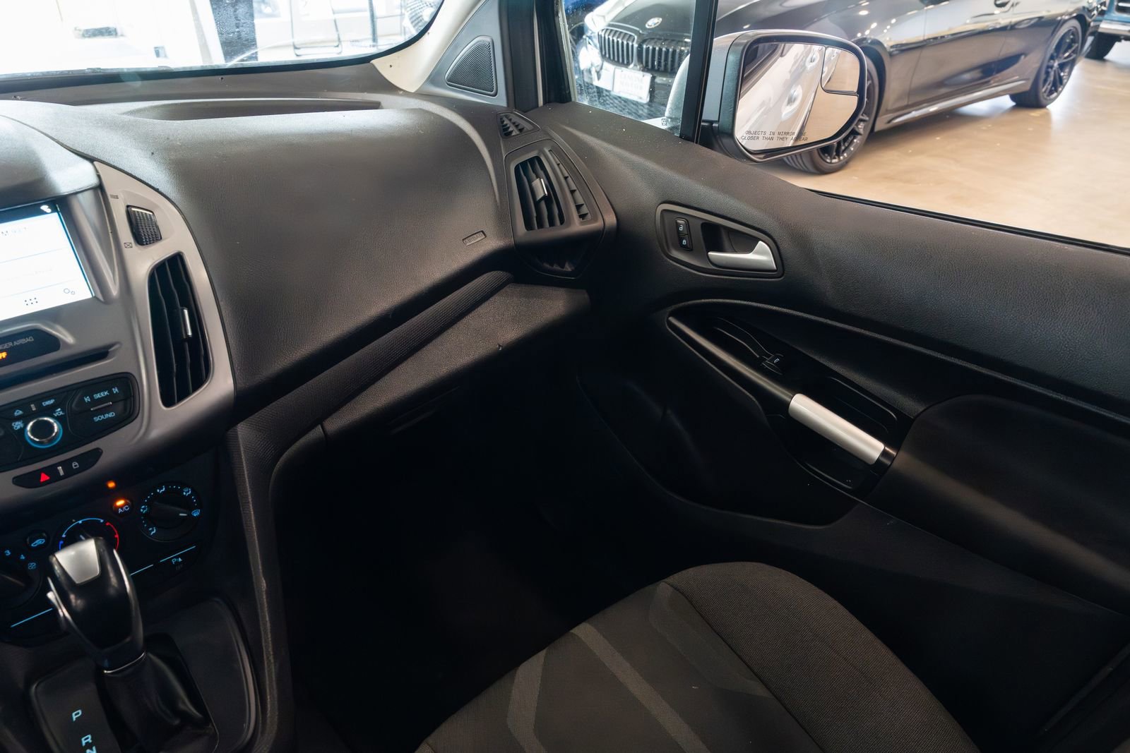 Used 2017 Ford Transit Connect XLT FWD image 9