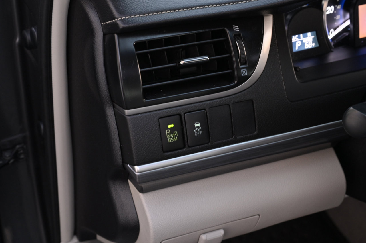 Used 2012 Toyota Camry XLE w/ Leather Pkg image 27