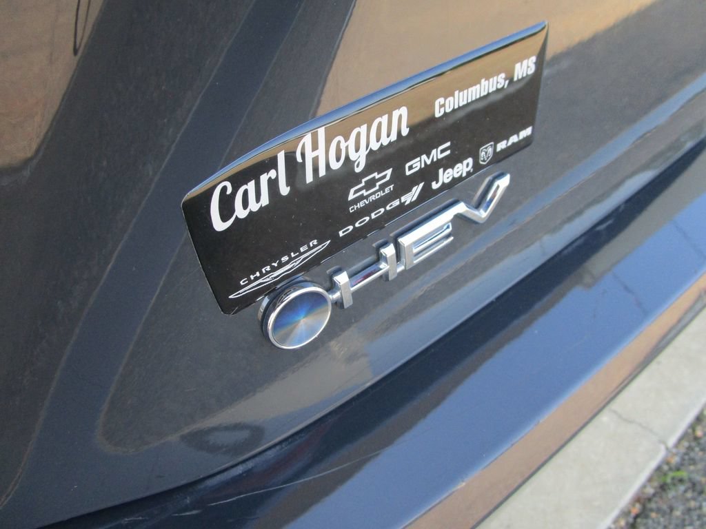 Used 2025 Toyota Camry SE FWD image 14