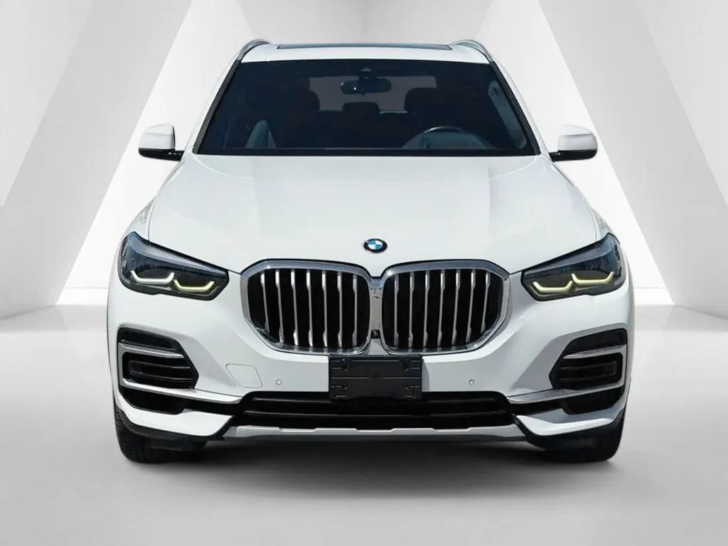 Used 2022 BMW X5 xDrive40i w/ Premium Package AWD/4WD image 2