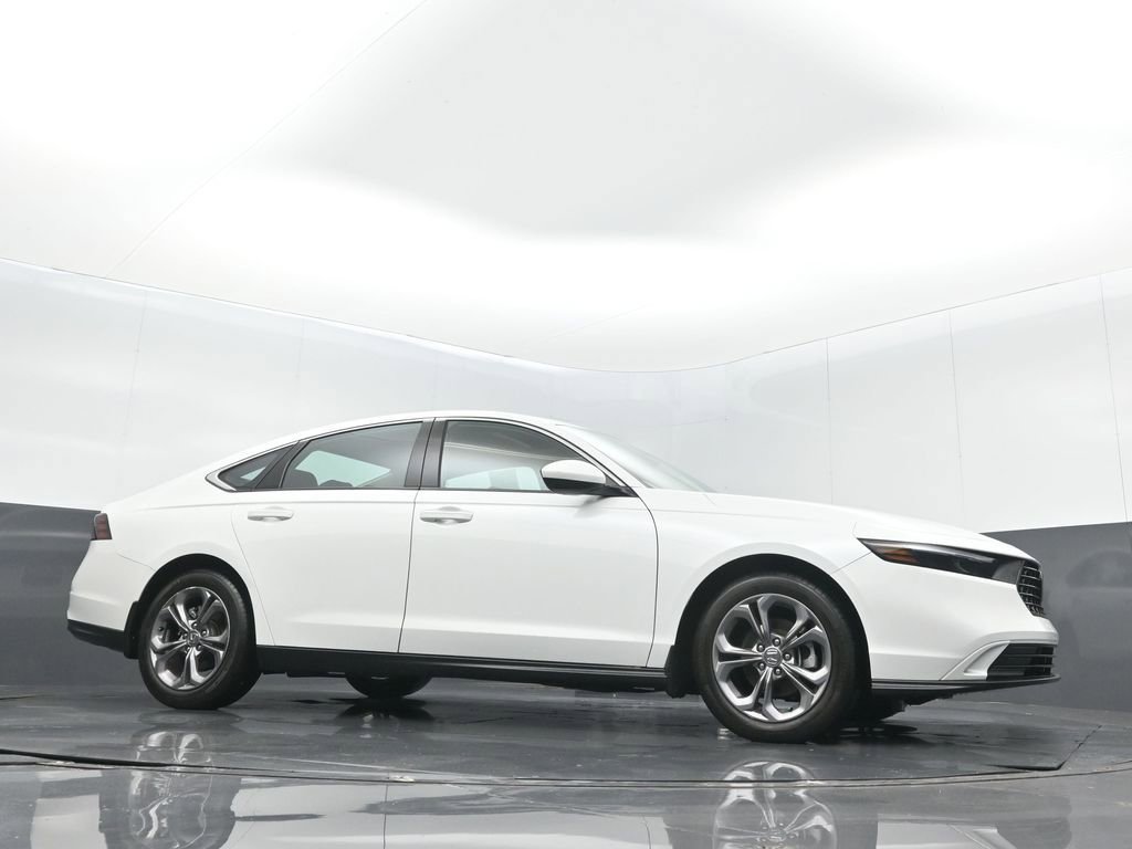 Certified 2024 Honda Accord EX image 29
