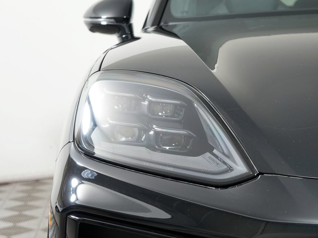 New 2026 Porsche Cayenne GTS AWD/4WD image 11