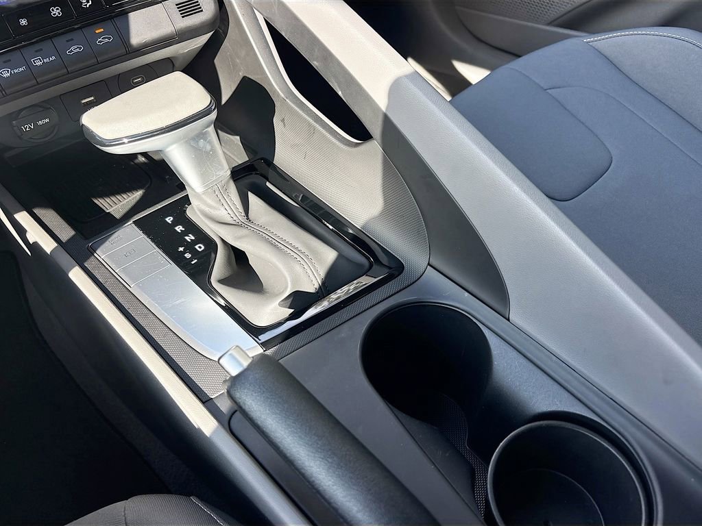 Certified 2025 Hyundai Elantra Sport image 15
