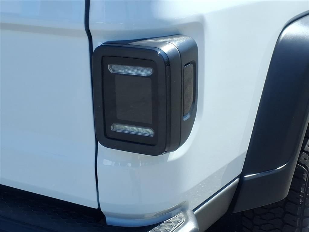 Used 2020 Jeep Gladiator Sport w/ Quick Order Package 24S image 9