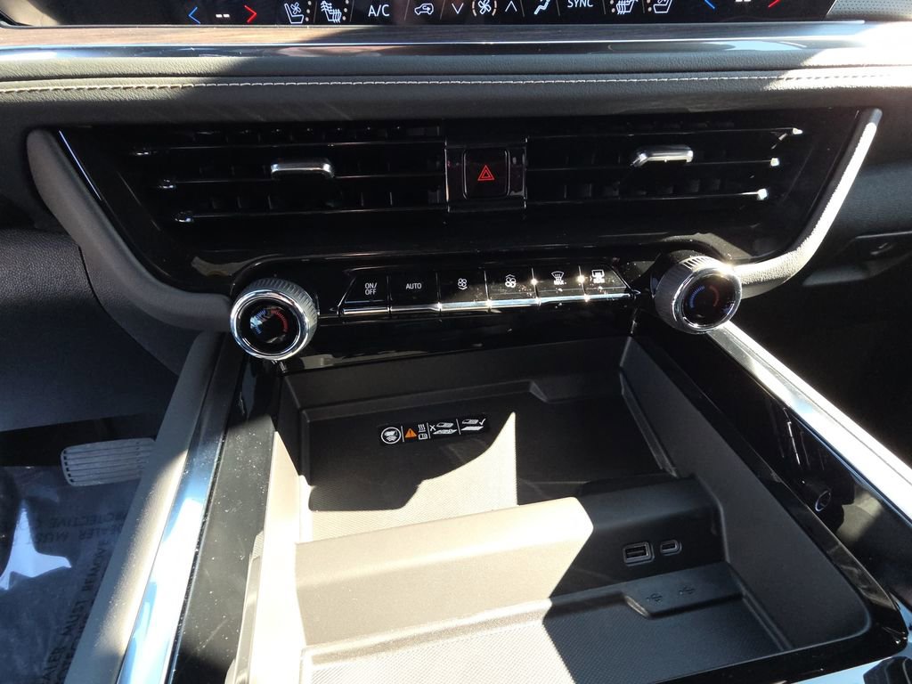 New 2026 Chevrolet Tahoe Premier w/ Sun And Tow Package AWD/4WD image 23