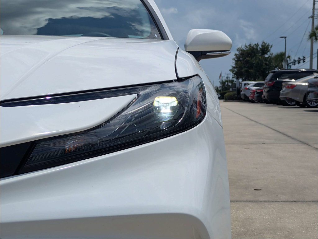 Used 2025 Toyota Camry LE FWD image 9