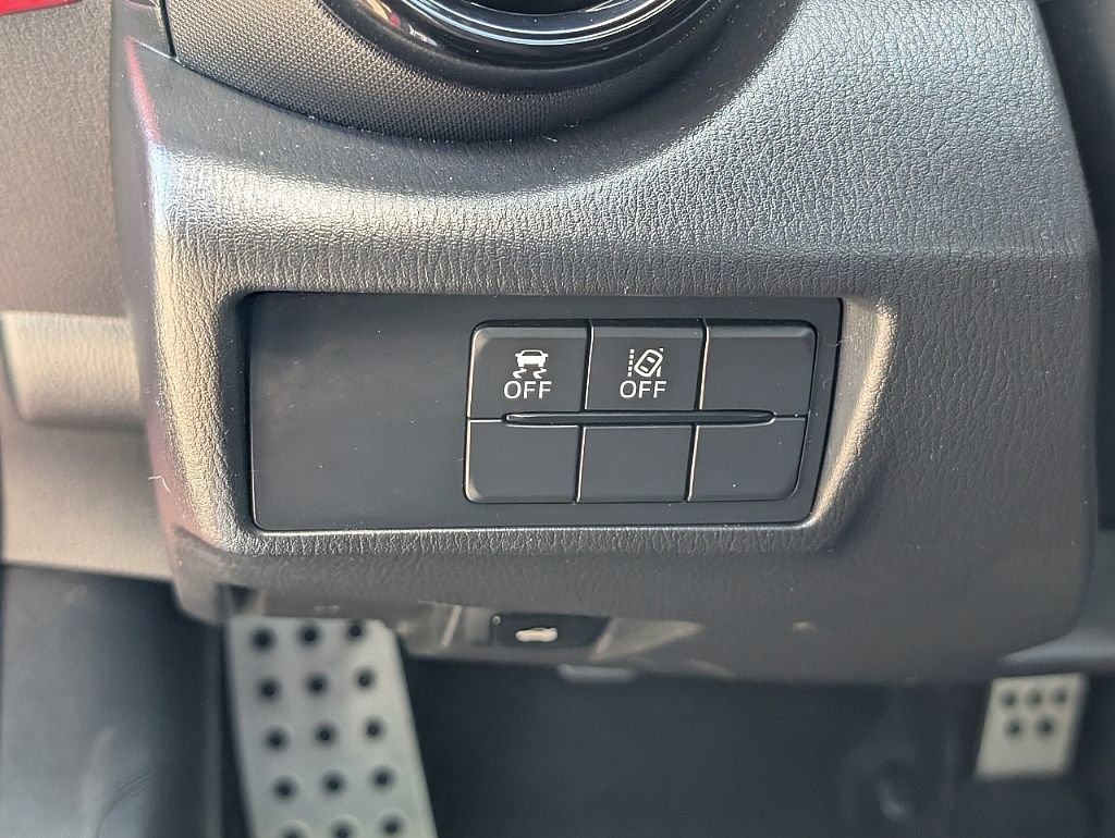 Used 2020 MAZDA MX-5 Miata Club w/ Appearance Package RWD image 28