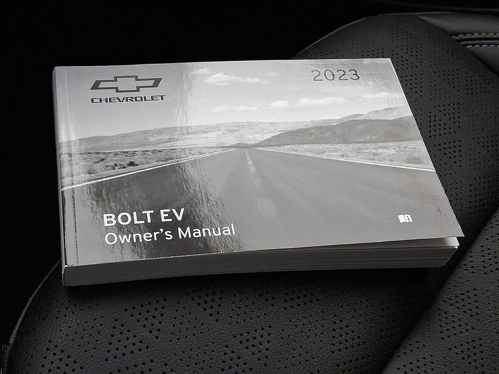 Certified 2023 Chevrolet Bolt LT w/ Infotainment Package image 32