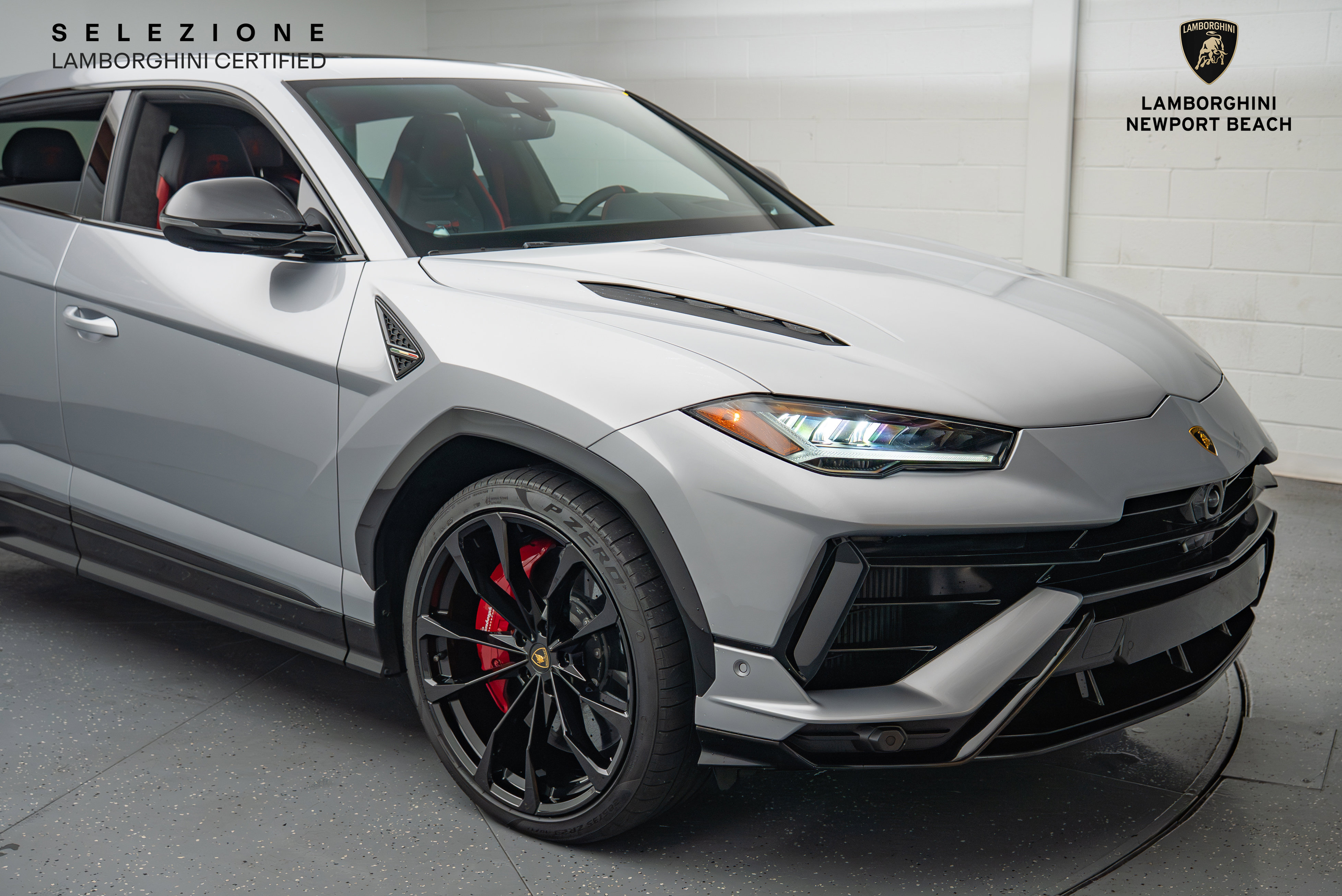 Used 2024 Lamborghini Urus S image 2