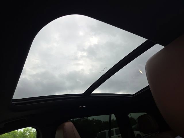 Used 2023 Lincoln Aviator Reserve w/ Equipment Group 201A image 6