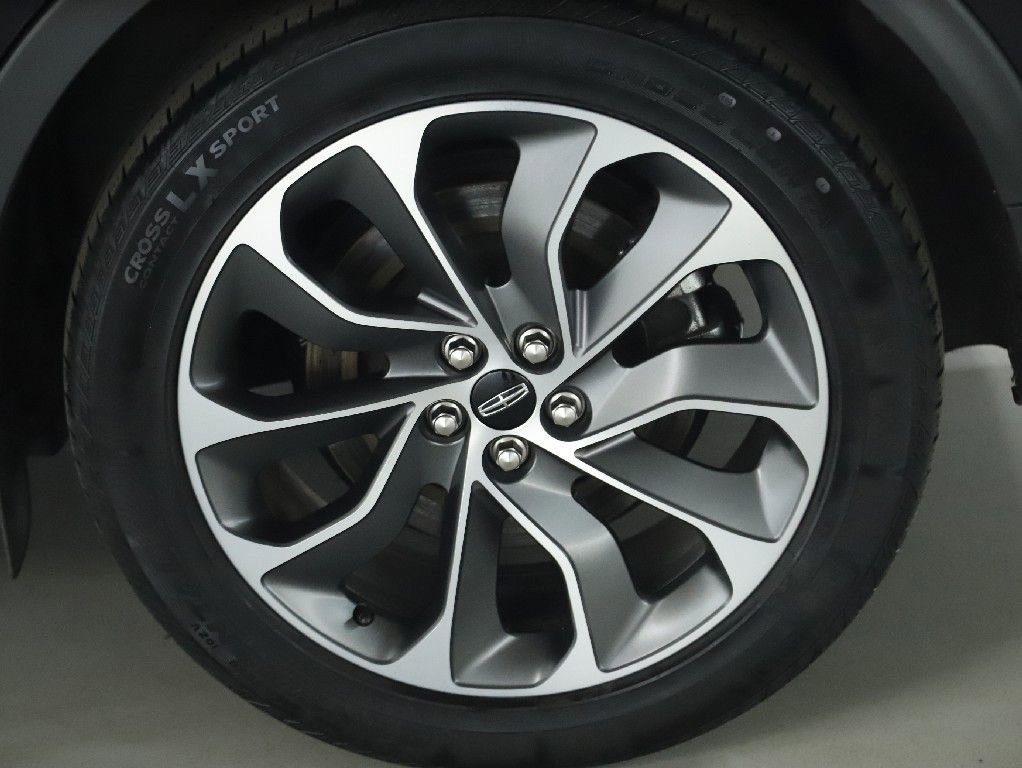 Certified 2023 Lincoln Nautilus Reserve w/ Luxury Package AWD/4WD image 41