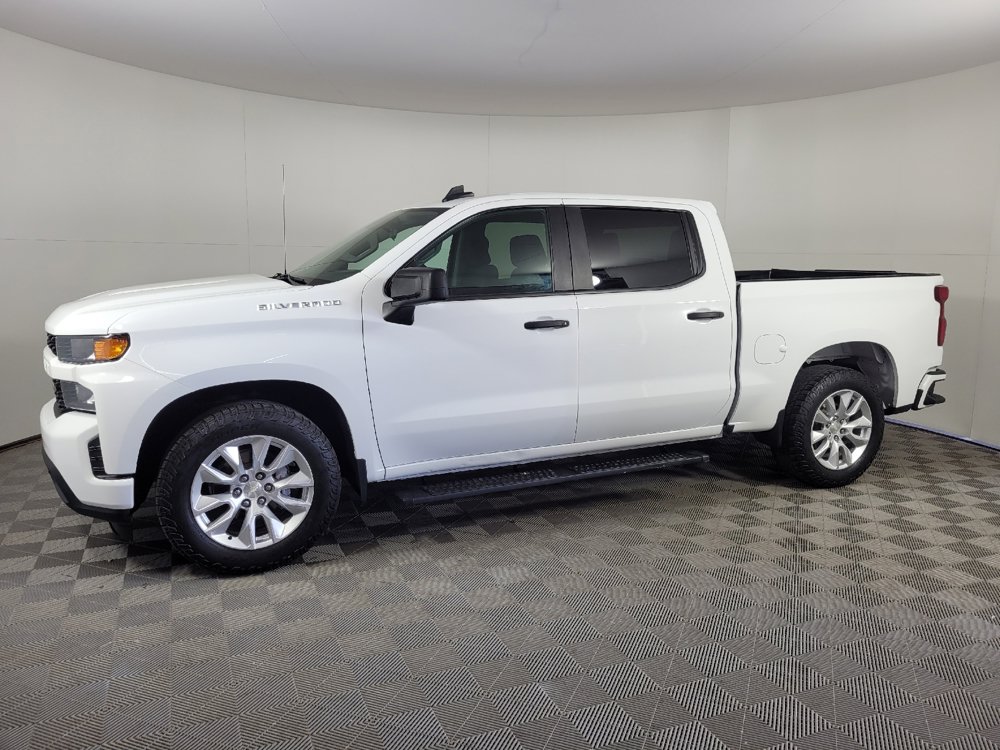 Used 2019 Chevrolet Silverado 1500 Custom w/ Custom Convenience Package RWD image 2