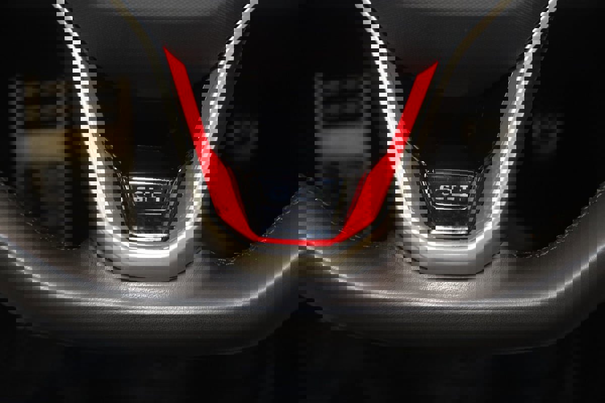 Used 2025 Volkswagen Jetta GLI Autobahn image 34