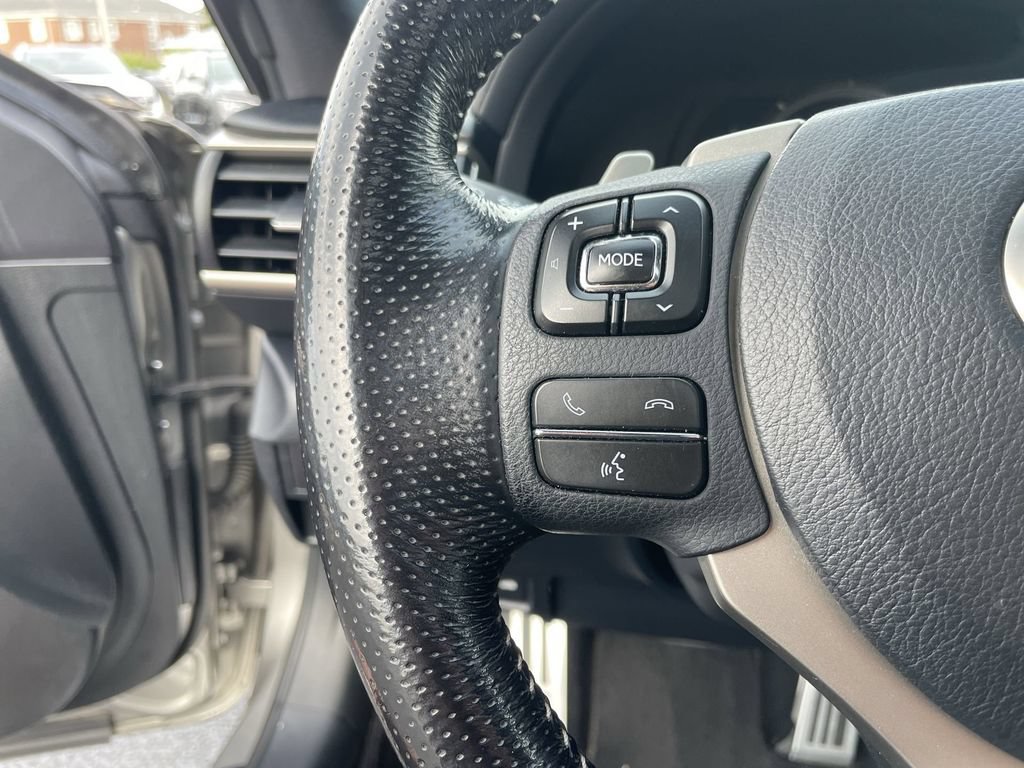 Used 2016 Lexus RC 200t RWD image 17