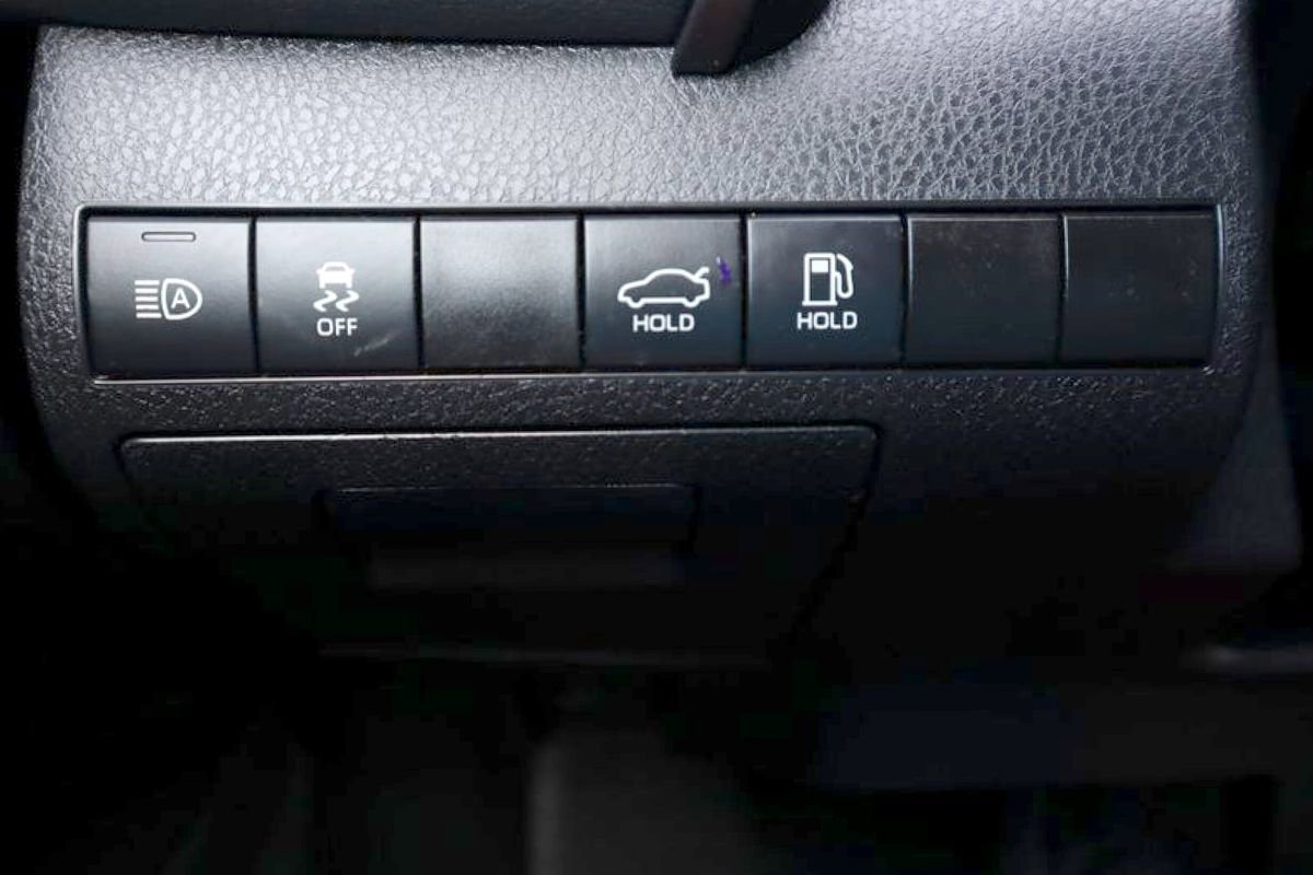 Used 2021 Toyota Camry XSE image 22