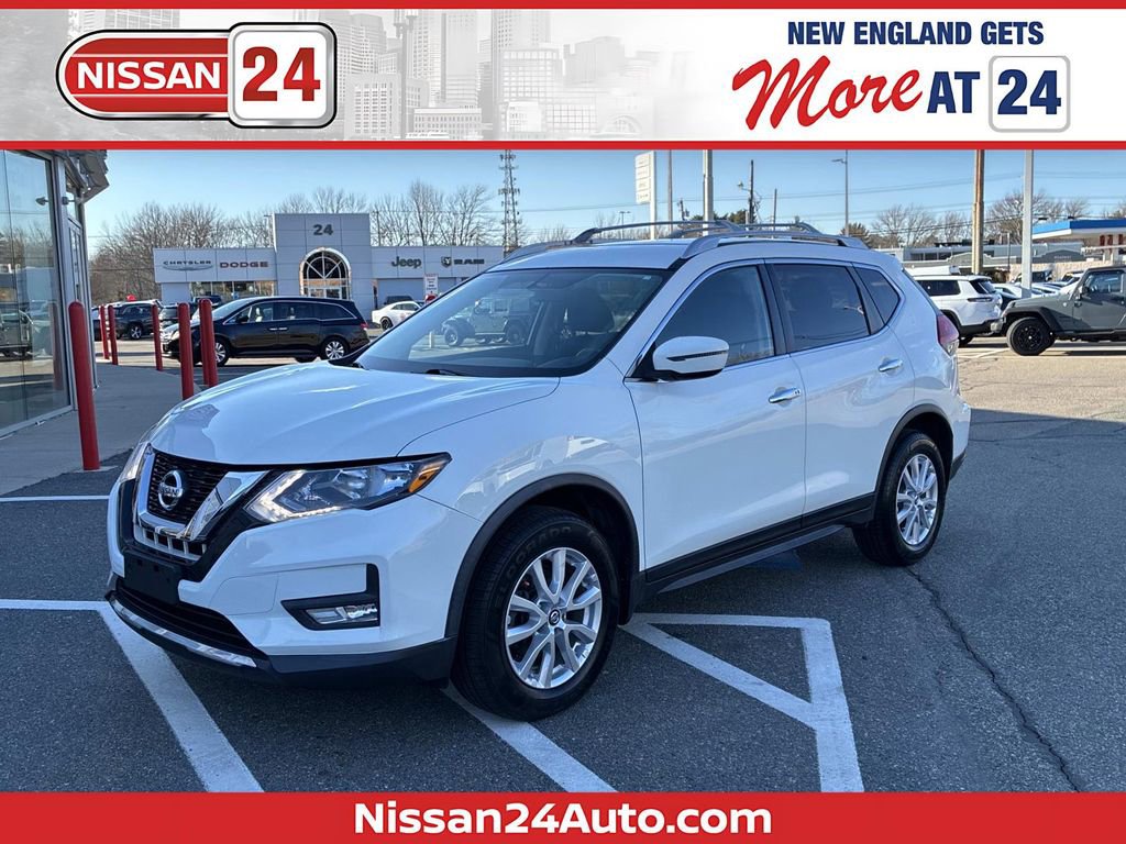 Used 2017 Nissan Rogue SV image 1