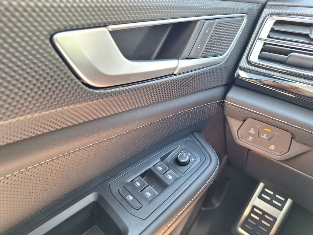 New 2025 Volkswagen Atlas Cross Sport SEL R-Line image 21