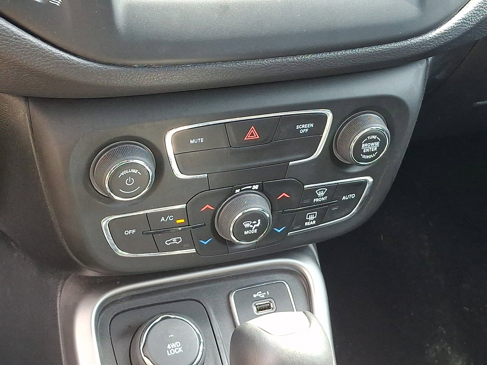 Used 2019 Jeep Compass Latitude w/ Popular Equipment Group image 16