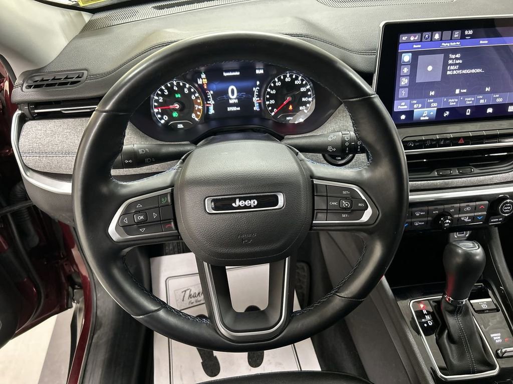 Used 2022 Jeep Compass Latitude w/ Convenience Group AWD/4WD image 4