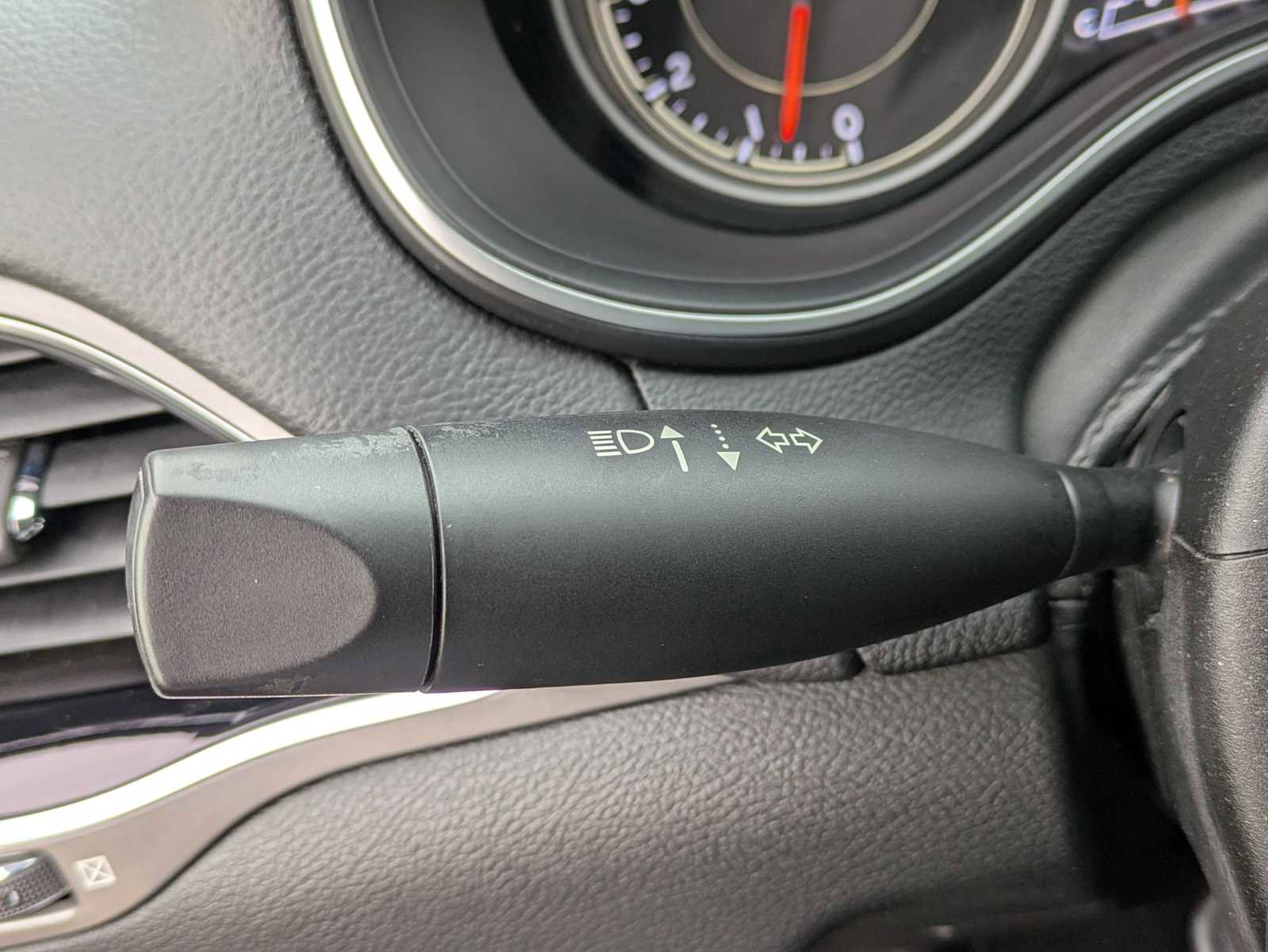 Used 2021 Jeep Cherokee Limited image 27