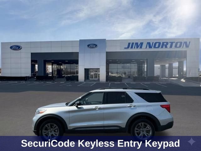 Used 2024 Ford Explorer XLT w/ Equipment Group 202A AWD/4WD image 8