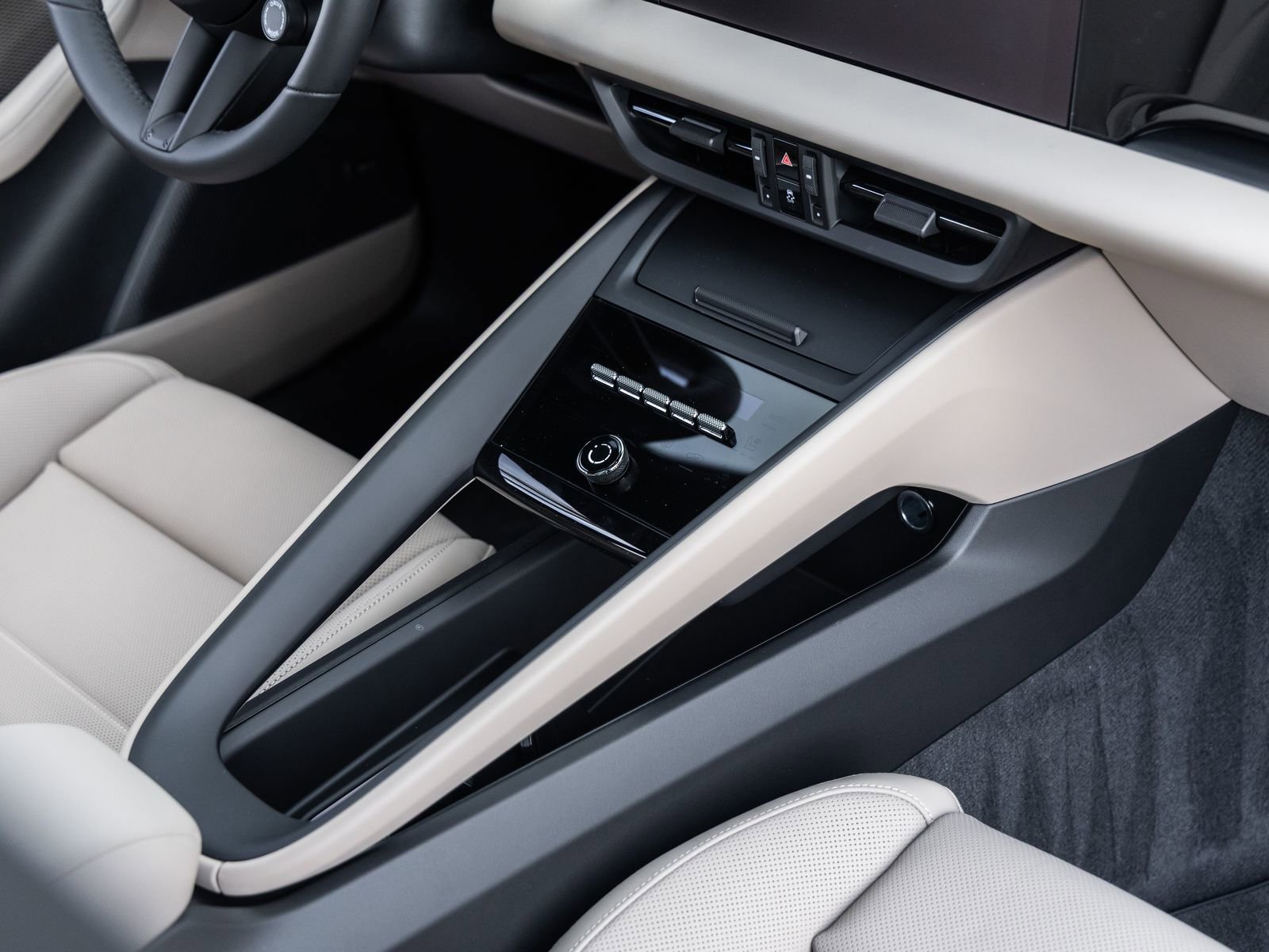 New 2026 Porsche Macan Electric RWD image 35