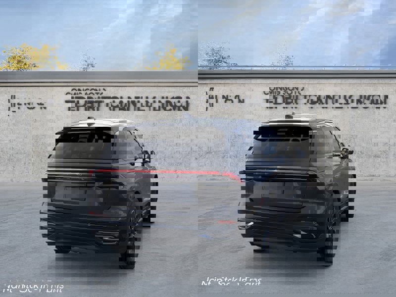 New 2026 Lincoln Nautilus Premier image 8