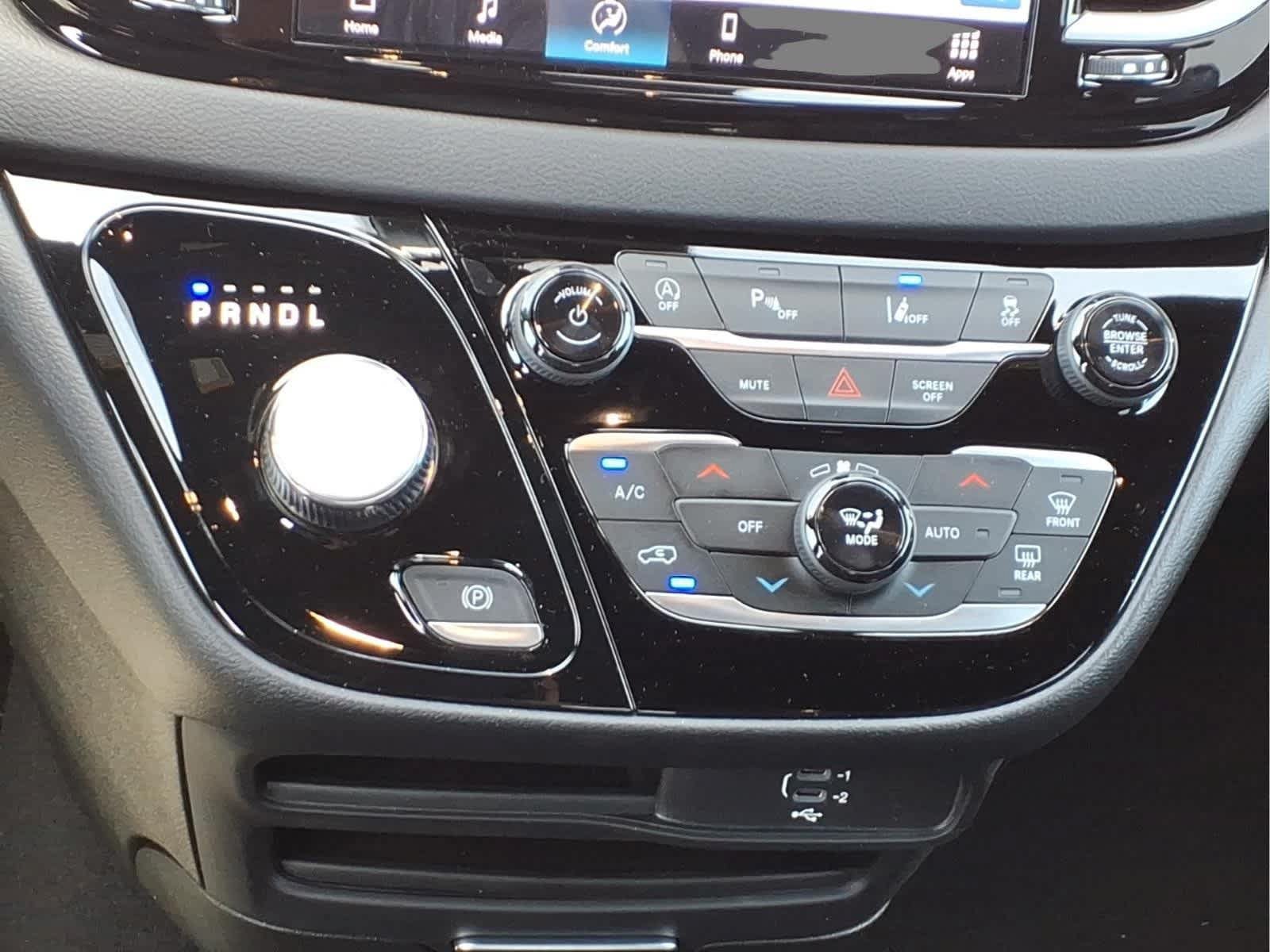 New 2026 Chrysler Voyager LX FWD image 14