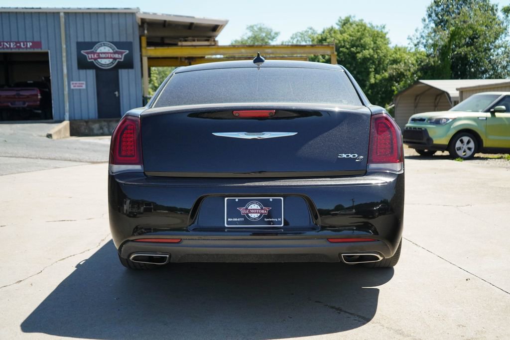 Used 2019 Chrysler 300 S image 19