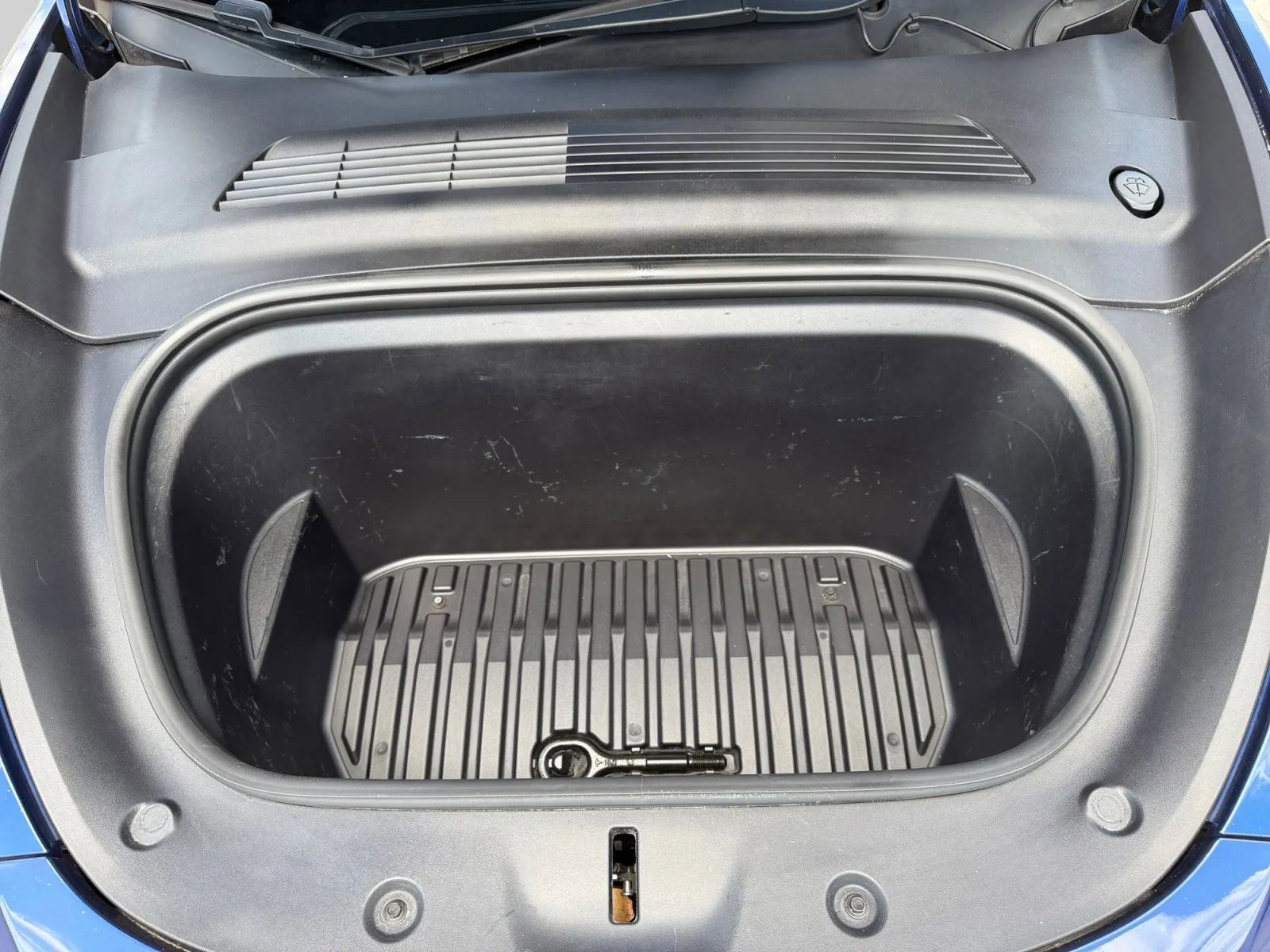 Used 2020 Tesla Model Y Long Range image 38